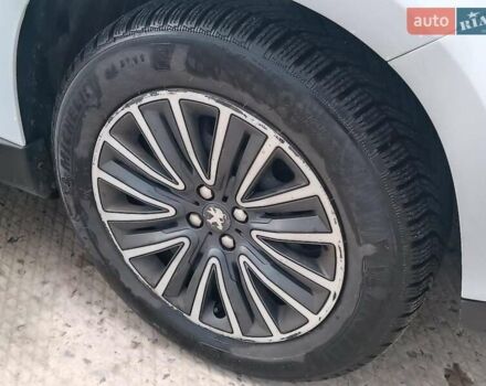 Белый Пежо 2008, объемом двигателя 1.2 л и пробегом 79 тыс. км за 11990 $, фото 5 на Automoto.ua