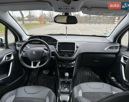 Белый Пежо 2008, объемом двигателя 1.2 л и пробегом 67 тыс. км за 14300 $, фото 5 на Automoto.ua