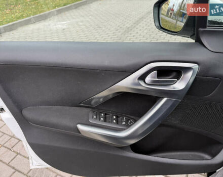 Белый Пежо 2008, объемом двигателя 1.2 л и пробегом 67 тыс. км за 14300 $, фото 10 на Automoto.ua