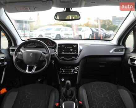 Белый Пежо 2008, объемом двигателя 1.2 л и пробегом 69 тыс. км за 11500 $, фото 11 на Automoto.ua