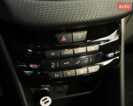 Белый Пежо 2008, объемом двигателя 1.2 л и пробегом 69 тыс. км за 11500 $, фото 16 на Automoto.ua