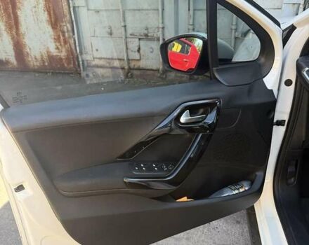 Пежо 2008 2019 у Черкасах на Automoto.ua Білий Пежо 2008, об'ємом двигуна 1.2 л та пробігом 73 тис. км за 13300 $, фото 3 на Automoto.ua