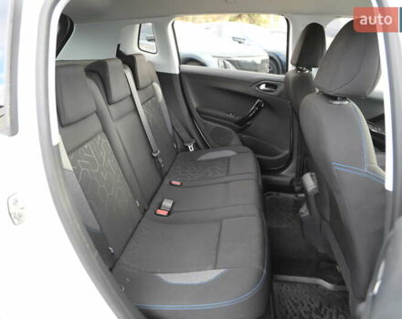 Белый Пежо 2008, объемом двигателя 1.2 л и пробегом 69 тыс. км за 11500 $, фото 8 на Automoto.ua