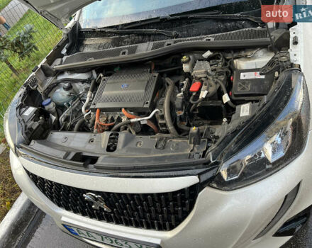 Пежо 2008 2021 в Киеве на Automoto.ua Белый Пежо 2008, объемом двигателя 0 л и пробегом 92 тыс. км за 17000 $, фото 10 на Automoto.ua