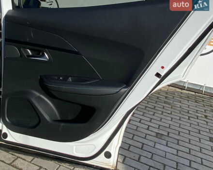 Белый Пежо 2008, объемом двигателя 0 л и пробегом 148 тыс. км за 18900 $, фото 17 на Automoto.ua