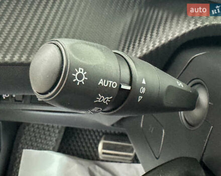 Білий Пежо 2008, об'ємом двигуна 0 л та пробігом 73 тис. км за 17450 $, фото 13 на Automoto.ua