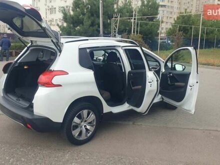 Пежо 2008 2015 в Одессе на Automoto.ua Белый Пежо 2008, объемом двигателя 1.2 л и пробегом 110 тыс. км за 12500 $, фото 1 на Automoto.ua