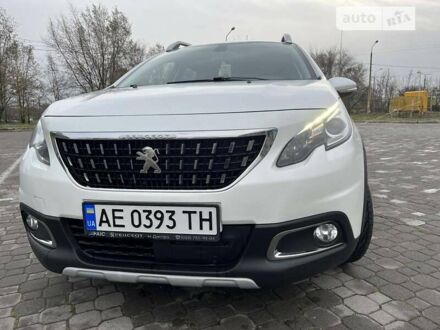 Пежо 2008 2017 в Запорожье на Automoto.ua Белый Пежо 2008, объемом двигателя 1.2 л и пробегом 105 тыс. км за 12700 $, фото 1 на Automoto.ua