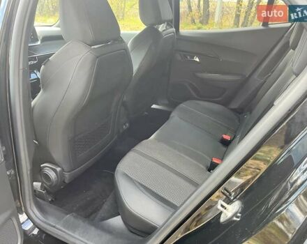 Пежо 2008 2020 у Києві на Automoto.ua Чорний Пежо 2008, об'ємом двигуна 1.5 л та пробігом 56 тис. км за 22500 $, фото 10 на Automoto.ua