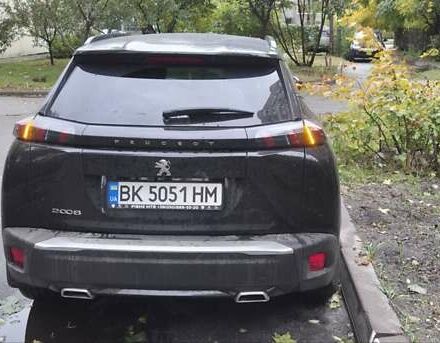 Черный Пежо 2008, объемом двигателя 1.2 л и пробегом 60 тыс. км за 19500 $, фото 5 на Automoto.ua