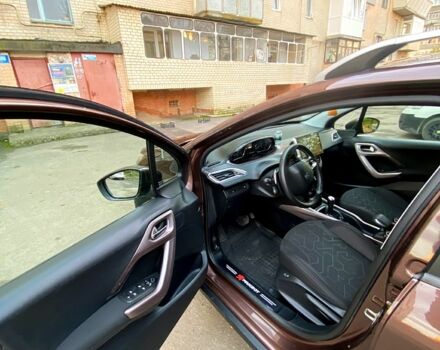 Пежо 2008 2014 в Хмельницком на Automoto.ua Коричневый Пежо 2008, объемом двигателя 1.2 л и пробегом 106 тыс. км за 9000 $, фото 3 на Automoto.ua