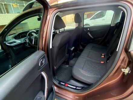 Пежо 2008 2014 у Хмельницькому на Automoto.ua Коричневий Пежо 2008, об'ємом двигуна 1.2 л та пробігом 106 тис. км за 9000 $, фото 1 на Automoto.ua