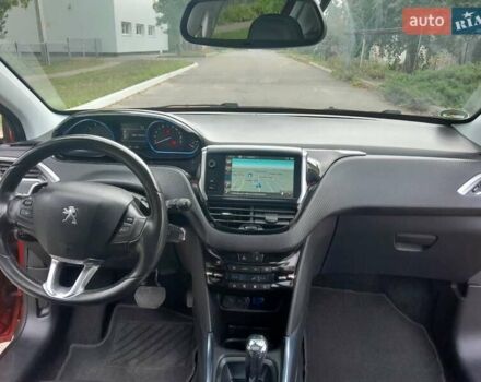 Красный Пежо 2008, объемом двигателя 1.2 л и пробегом 49 тыс. км за 9000 $, фото 8 на Automoto.ua