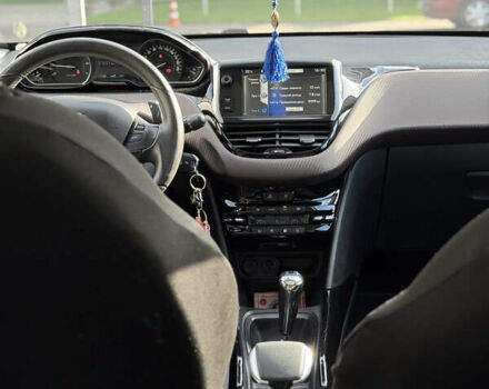 Красный Пежо 2008, объемом двигателя 1.2 л и пробегом 71 тыс. км за 9900 $, фото 23 на Automoto.ua