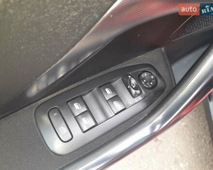 Красный Пежо 2008, объемом двигателя 1.2 л и пробегом 49 тыс. км за 9000 $, фото 11 на Automoto.ua