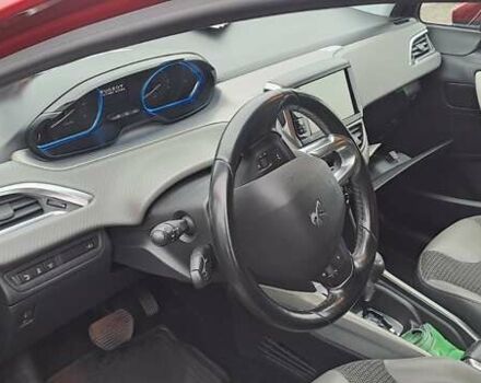 Красный Пежо 2008, объемом двигателя 1.2 л и пробегом 103 тыс. км за 9800 $, фото 7 на Automoto.ua