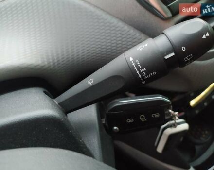 Червоний Пежо 2008, об'ємом двигуна 1.2 л та пробігом 71 тис. км за 11800 $, фото 17 на Automoto.ua