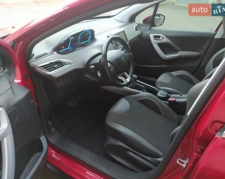 Червоний Пежо 2008, об'ємом двигуна 1.2 л та пробігом 71 тис. км за 11800 $, фото 30 на Automoto.ua