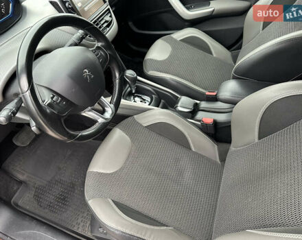 Красный Пежо 2008, объемом двигателя 1.2 л и пробегом 67 тыс. км за 11899 $, фото 15 на Automoto.ua