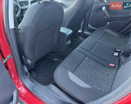 Червоний Пежо 2008, об'ємом двигуна 1.2 л та пробігом 54 тис. км за 11500 $, фото 13 на Automoto.ua