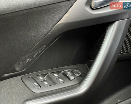 Червоний Пежо 2008, об'ємом двигуна 1.2 л та пробігом 130 тис. км за 10800 $, фото 25 на Automoto.ua