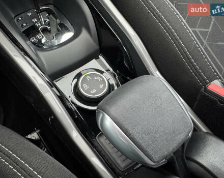 Красный Пежо 2008, объемом двигателя 1.2 л и пробегом 38 тыс. км за 13500 $, фото 32 на Automoto.ua