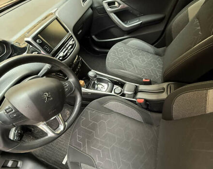 Пежо 2008 2019 в Чернигове на Automoto.ua Красный Пежо 2008, объемом двигателя 1.2 л и пробегом 116 тыс. км за 12800 $, фото 10 на Automoto.ua
