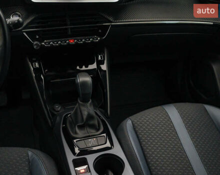 Пежо 2008 2020 в Киеве на Automoto.ua Красный Пежо 2008, объемом двигателя 1.2 л и пробегом 55 тыс. км за 18769 $, фото 9 на Automoto.ua