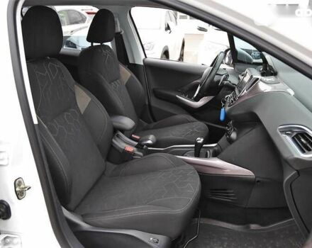 Пежо 2008, объемом двигателя 1.2 л и пробегом 134 тыс. км за 10900 $, фото 10 на Automoto.ua
