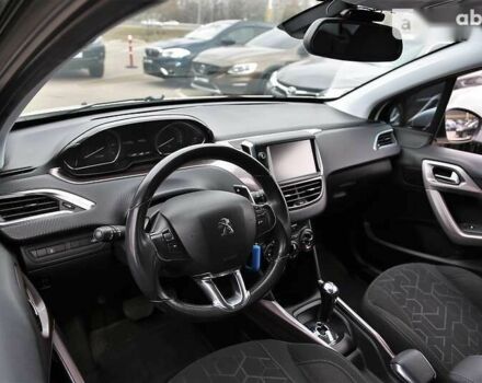 Пежо 2008, объемом двигателя 1.2 л и пробегом 134 тыс. км за 10900 $, фото 11 на Automoto.ua