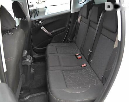 Пежо 2008, объемом двигателя 1.2 л и пробегом 134 тыс. км за 10900 $, фото 8 на Automoto.ua