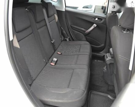 Пежо 2008, объемом двигателя 1.2 л и пробегом 134 тыс. км за 10900 $, фото 9 на Automoto.ua