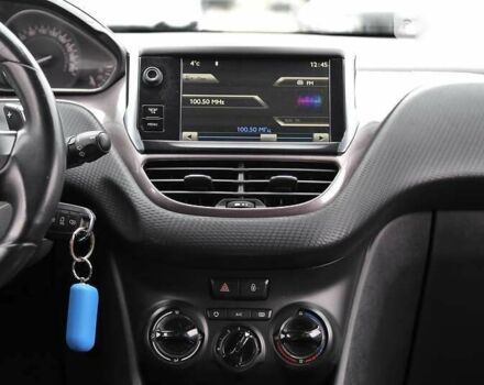 Пежо 2008, объемом двигателя 1.2 л и пробегом 134 тыс. км за 10900 $, фото 15 на Automoto.ua