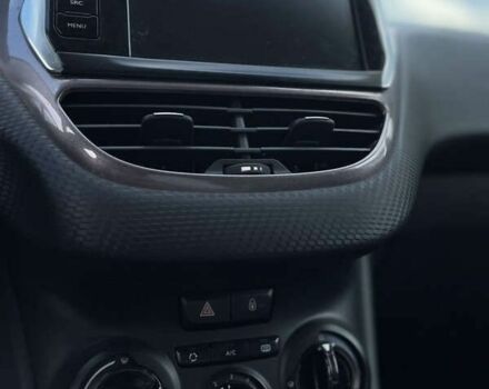 Пежо 2008, объемом двигателя 1.6 л и пробегом 98 тыс. км за 8599 $, фото 13 на Automoto.ua