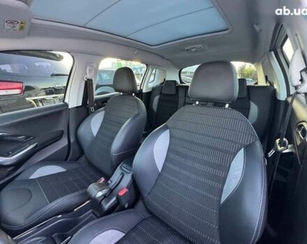 Пежо 2008, объемом двигателя 1.6 л и пробегом 52 тыс. км за 12100 $, фото 16 на Automoto.ua