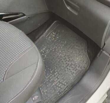 Пежо 2008, объемом двигателя 1.2 л и пробегом 96 тыс. км за 12500 $, фото 21 на Automoto.ua