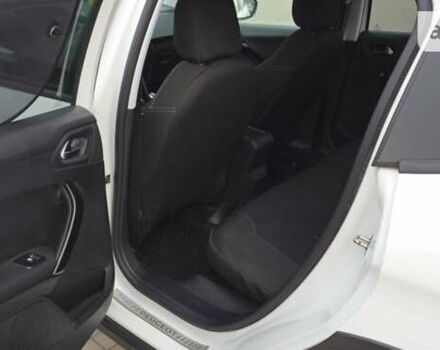 Пежо 2008, объемом двигателя 1.2 л и пробегом 96 тыс. км за 12500 $, фото 10 на Automoto.ua