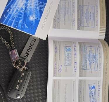 Пежо 2008, объемом двигателя 1.2 л и пробегом 96 тыс. км за 12500 $, фото 13 на Automoto.ua