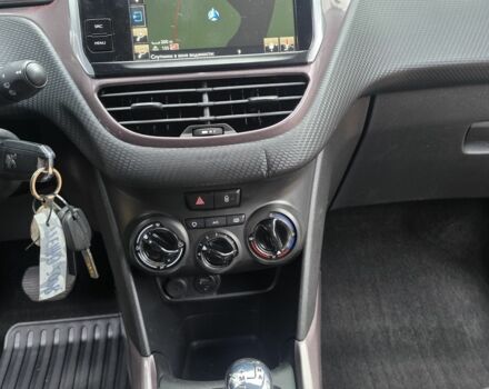 Серый Пежо 2008, объемом двигателя 1.6 л и пробегом 193 тыс. км за 9800 $, фото 9 на Automoto.ua