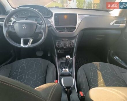 Сірий Пежо 2008, об'ємом двигуна 1.2 л та пробігом 290 тис. км за 8570 $, фото 4 на Automoto.ua
