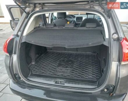 Пежо 2008 2014 у Дунаевцах на Automoto.ua Сірий Пежо 2008, об'ємом двигуна 1.6 л та пробігом 179 тис. км за 10000 $, фото 5 на Automoto.ua