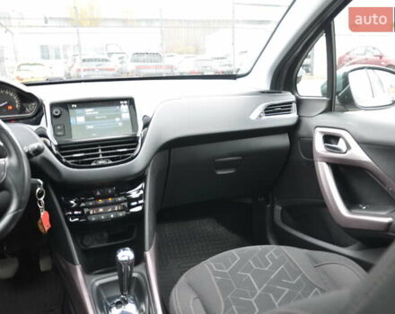 Серый Пежо 2008, объемом двигателя 1.2 л и пробегом 88 тыс. км за 10999 $, фото 46 на Automoto.ua