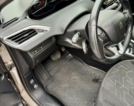 Серый Пежо 2008, объемом двигателя 1.2 л и пробегом 67 тыс. км за 13600 $, фото 14 на Automoto.ua