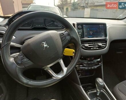 Серый Пежо 2008, объемом двигателя 1.2 л и пробегом 110 тыс. км за 12500 $, фото 4 на Automoto.ua