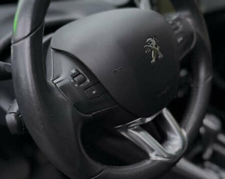 Серый Пежо 2008, объемом двигателя 1.2 л и пробегом 45 тыс. км за 13400 $, фото 5 на Automoto.ua