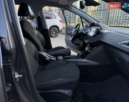 Пежо 2008 2017 у Києві на Automoto.ua Сірий Пежо 2008, об'ємом двигуна 1.2 л та пробігом 77 тис. км за 10900 $, фото 20 на Automoto.ua