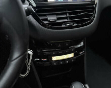 Серый Пежо 2008, объемом двигателя 1.2 л и пробегом 45 тыс. км за 13400 $, фото 7 на Automoto.ua