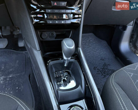 Пежо 2008 2017 у Києві на Automoto.ua Сірий Пежо 2008, об'ємом двигуна 1.2 л та пробігом 77 тис. км за 10900 $, фото 25 на Automoto.ua