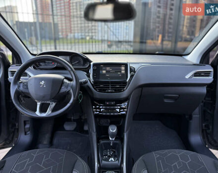 Пежо 2008 2017 у Києві на Automoto.ua Сірий Пежо 2008, об'ємом двигуна 1.2 л та пробігом 77 тис. км за 10900 $, фото 21 на Automoto.ua