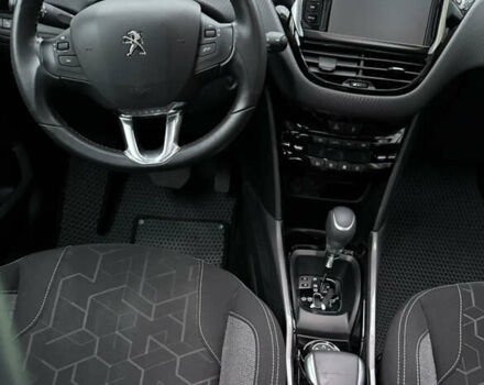 Серый Пежо 2008, объемом двигателя 1.2 л и пробегом 45 тыс. км за 13400 $, фото 3 на Automoto.ua